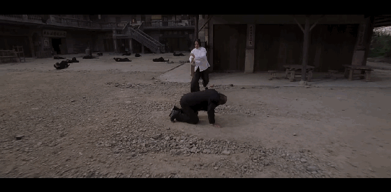 在他的电影里,有他一个人就够了,就能够吸引观众.